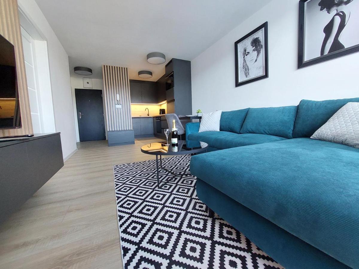 Apartman Centrum S Parkovanim โกชิเซ ภายนอก รูปภาพ